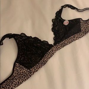 WITH TAGS VS PINK Sexy Leopard & Lace Bralette!